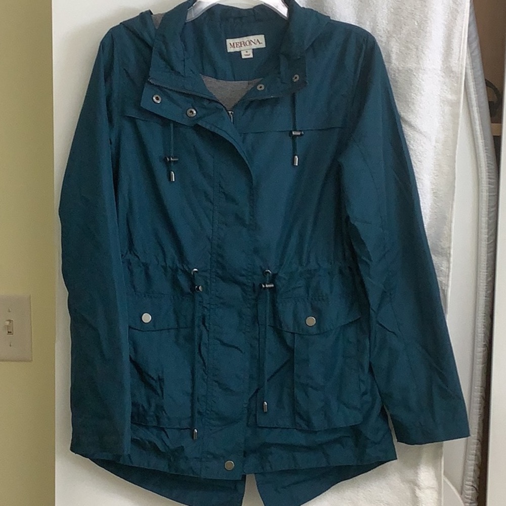 Merona women’s windbreaker rain jacket